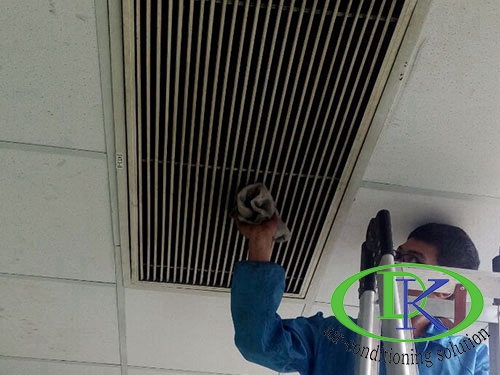 寫字樓回風(fēng)口除垢