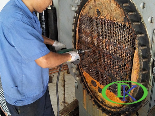 開利離心機水處理