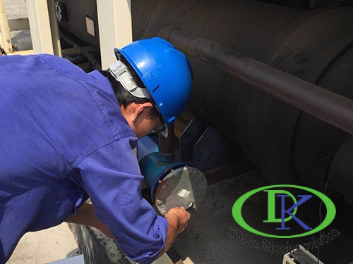 天加空調干燥過濾器更換維修